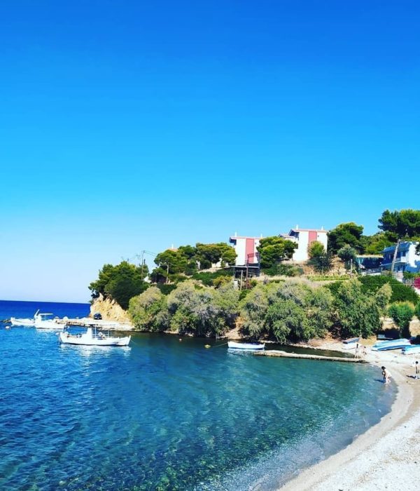 Excursion d'une journée aux bains de la plage de Korfos à Oraia Eleni