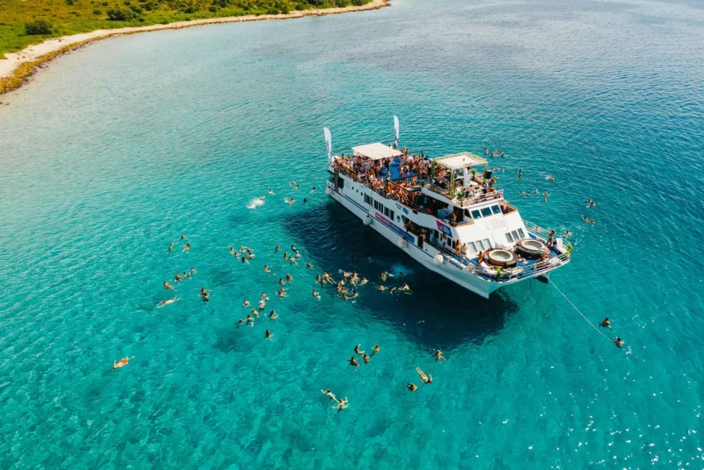 Εκδρομική Κρουαζιέρα σε Αγκίστρι Μετόπη και Αίγινα