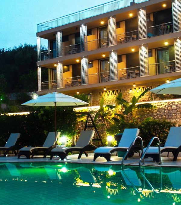 Двухлетняя экскурсия в Poros Spetses nafplio