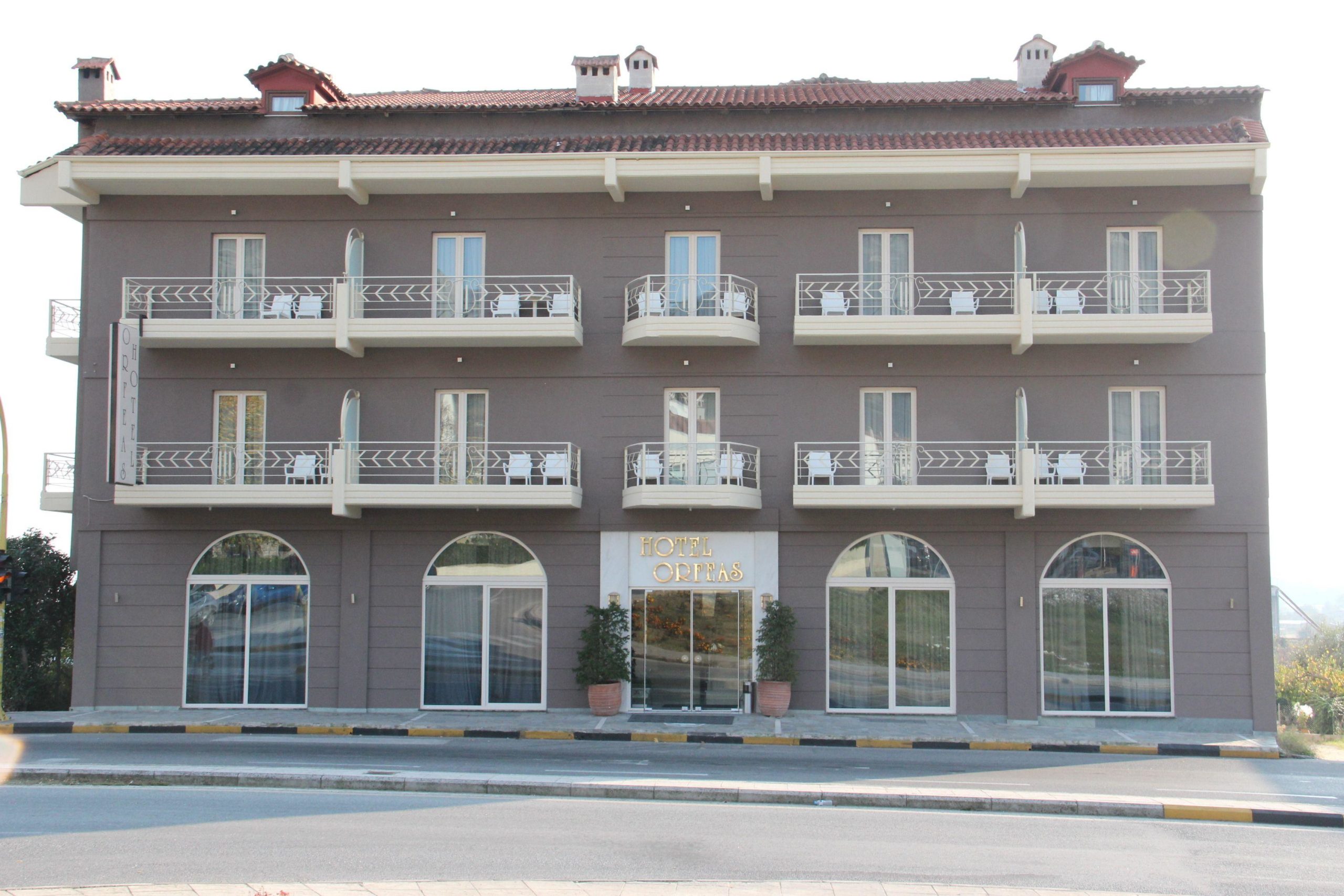 ekdromi gia tous xairetismous sta meteora ekdromi gia tous xairetismous sta meteora