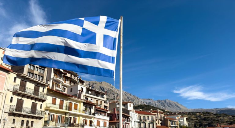 🍂 28η Οκτωβρίου: Παρέλαση, Αράχωβα & Πηγές Κρύας – Μονοήμερη Εκδρομή με Άρωμα Ελλάδας! 🍂